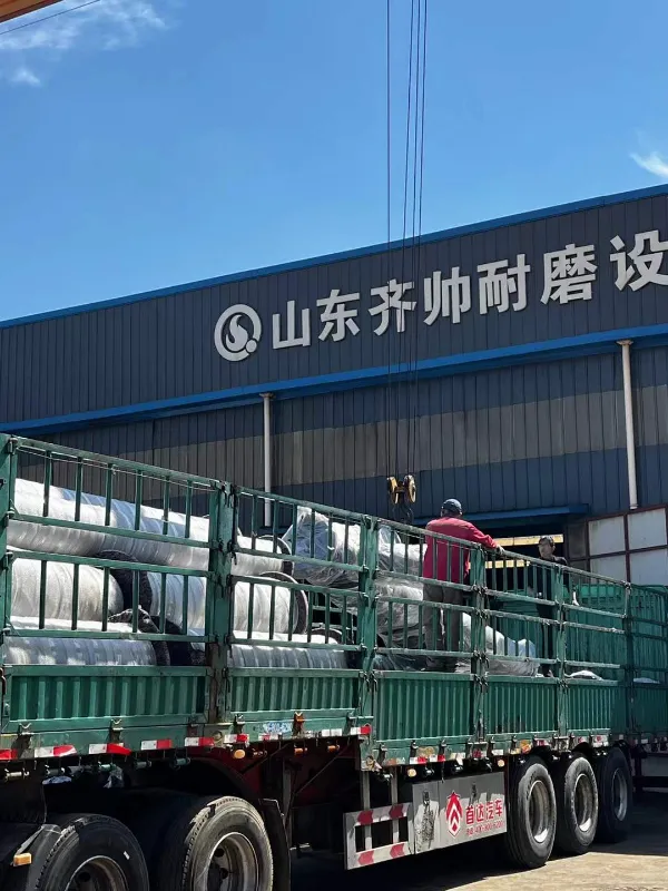 Sekumpulan Tiub Komposit Bimetal Wear-resistant Qishuai Telah Dimuat Penuh Dan Dihantar ke Rusia.